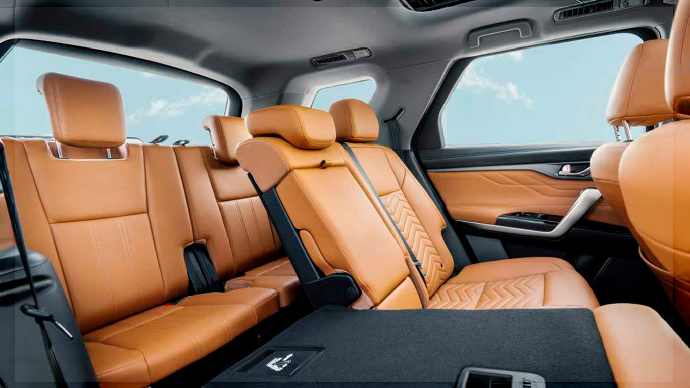 CS95_Plus_interior3